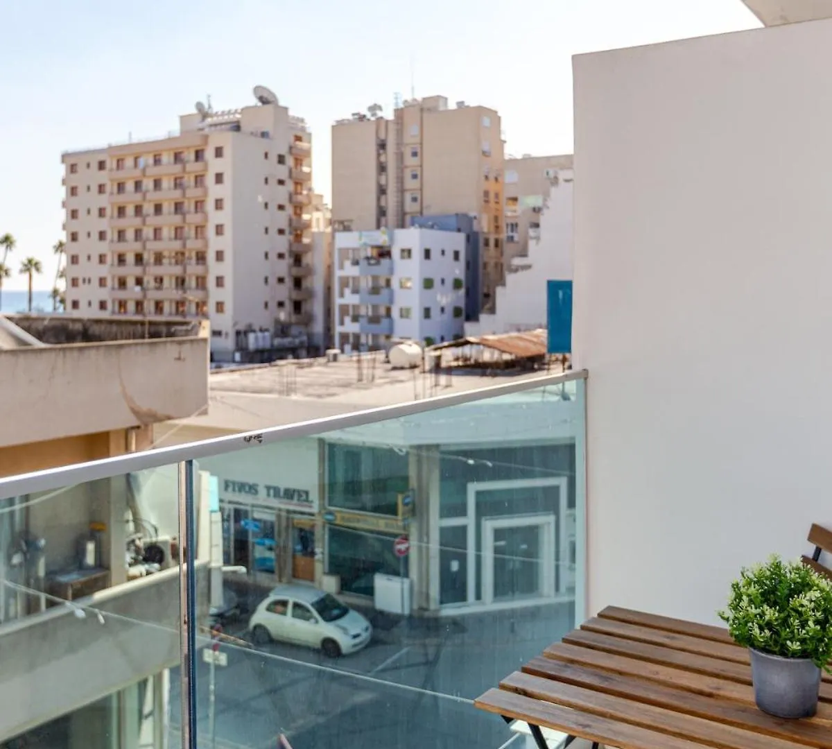 Best Location In Larnaca 100M From The Beach 0*,